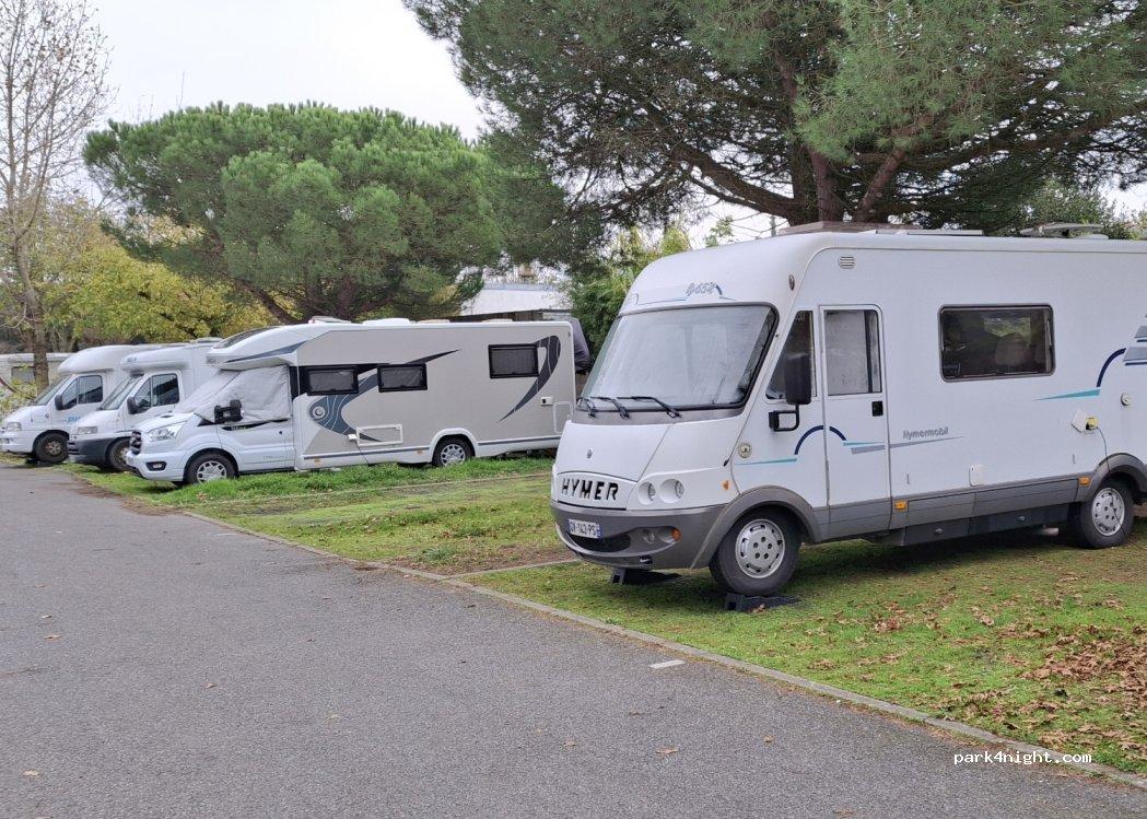 [AirePark] Aire de camping-cars Municipale Le Pouliguen - Réseau AireServices - Foto 3
