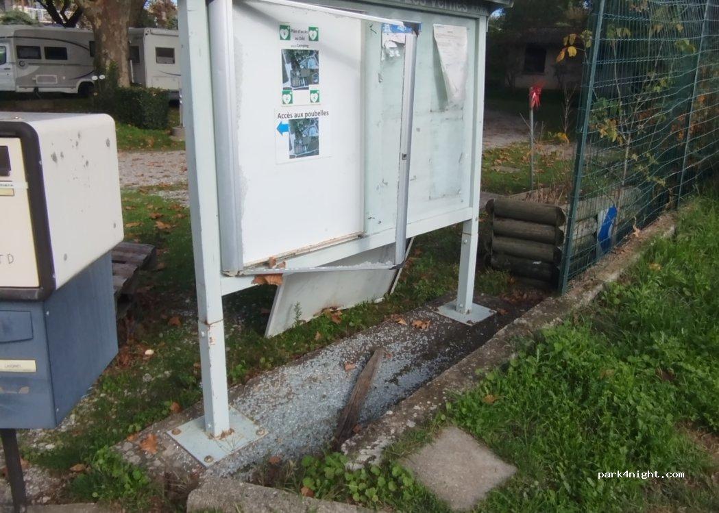 Camping-Car Park La Roche de Glun - Foto 4