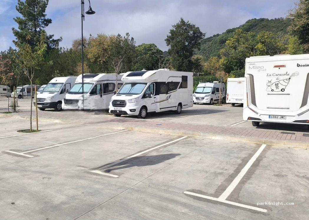 Estacionamiento para Motorhome y casa rodantes.