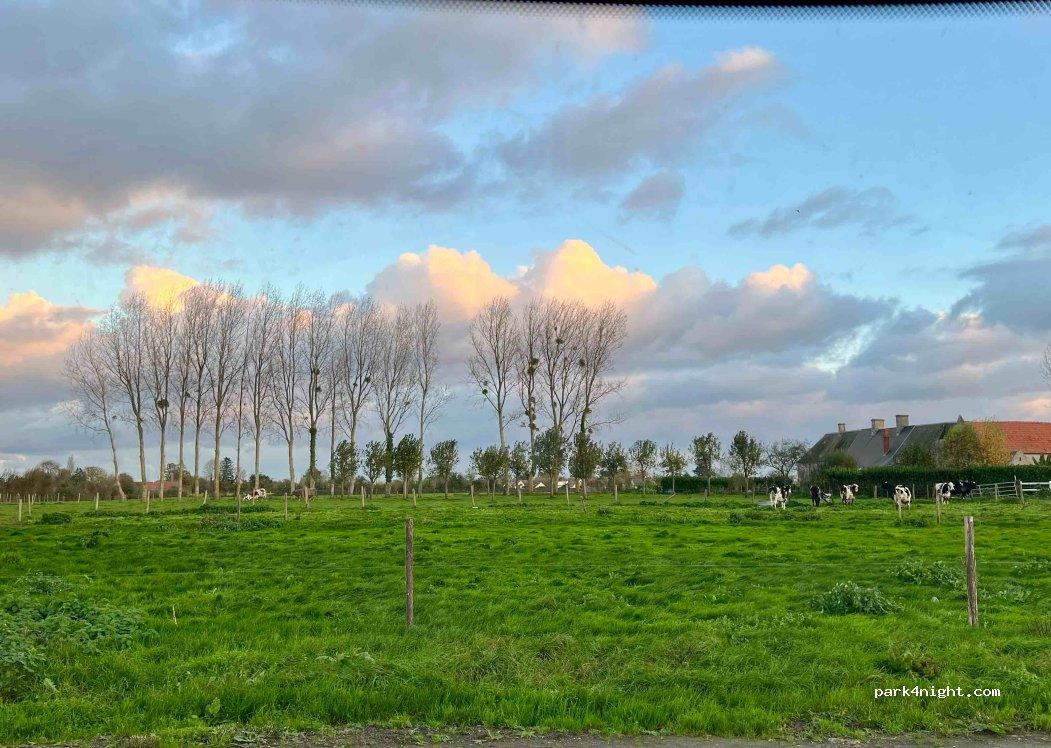 Aire Camping Car "Les Peupliers" - Foto 4