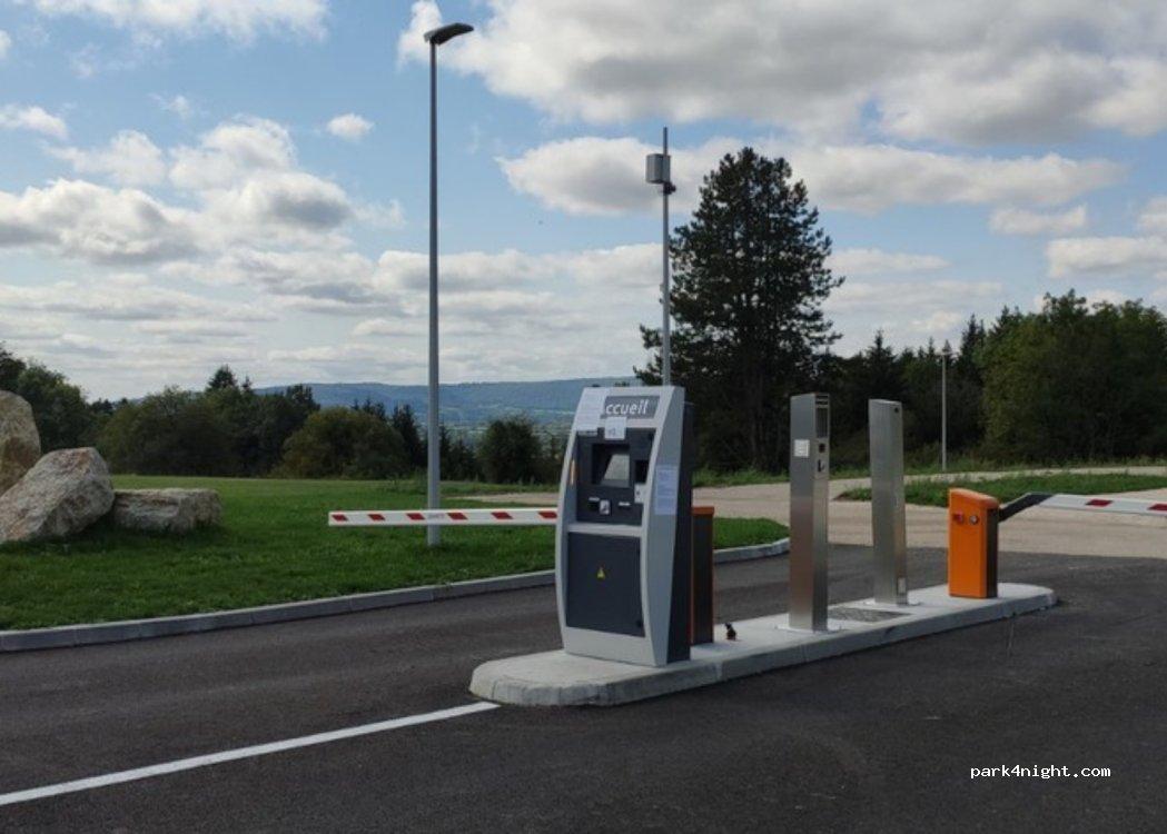 Aire Camping Car - Clairvaux-les-Lacs [AireServices] - Foto 4