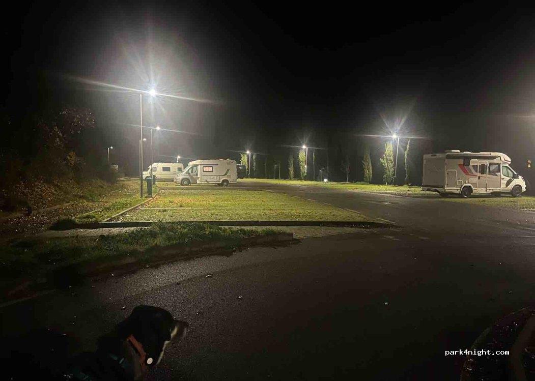 Area Sosta Camper - Monteriggioni - Foto 5