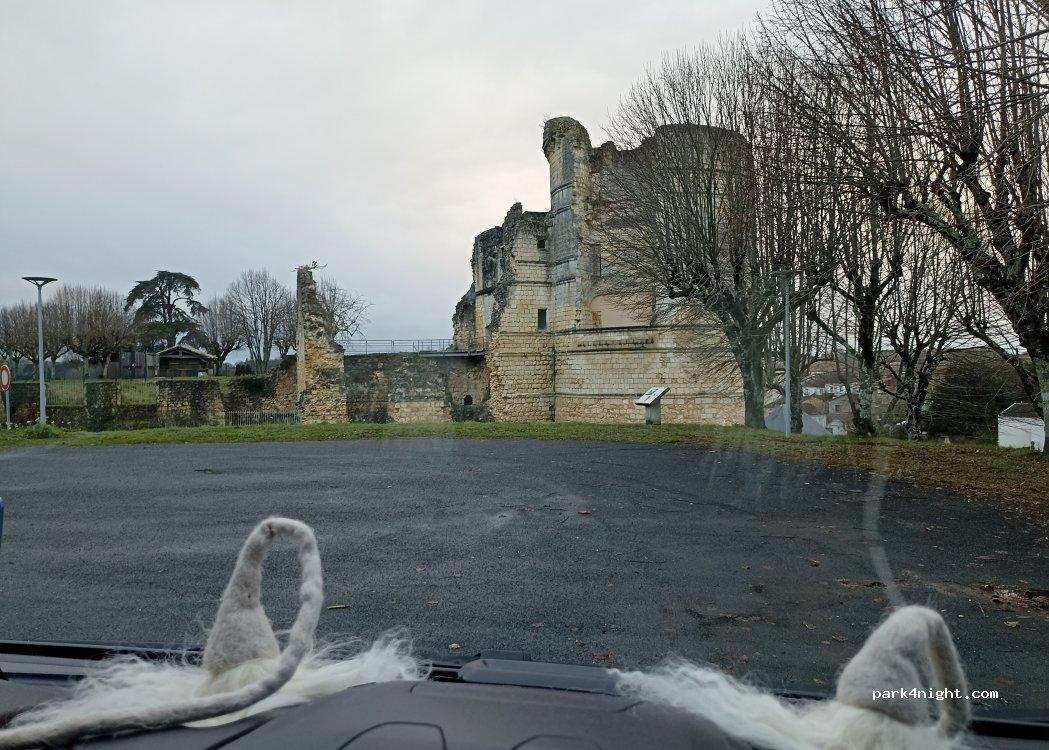 Aire de camping-cars de Montguyon - Foto 2