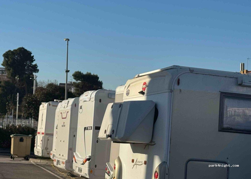 Area Autocaravanas - Merida - Foto 3