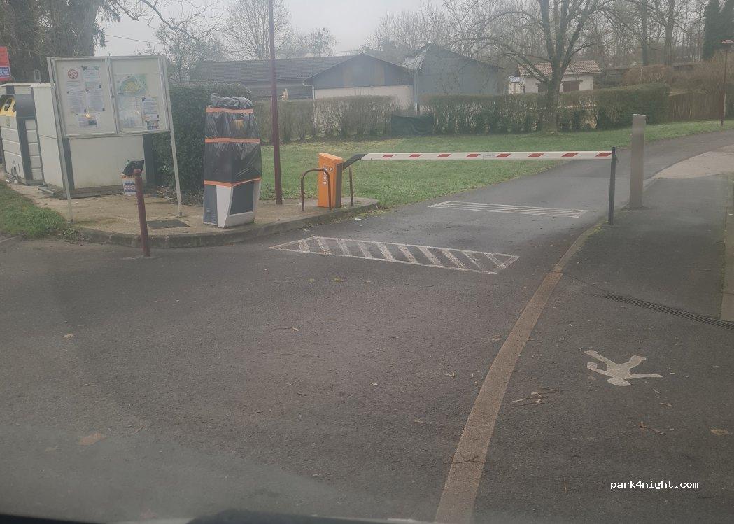 Aire de camping-cars de Stenay - Foto 4