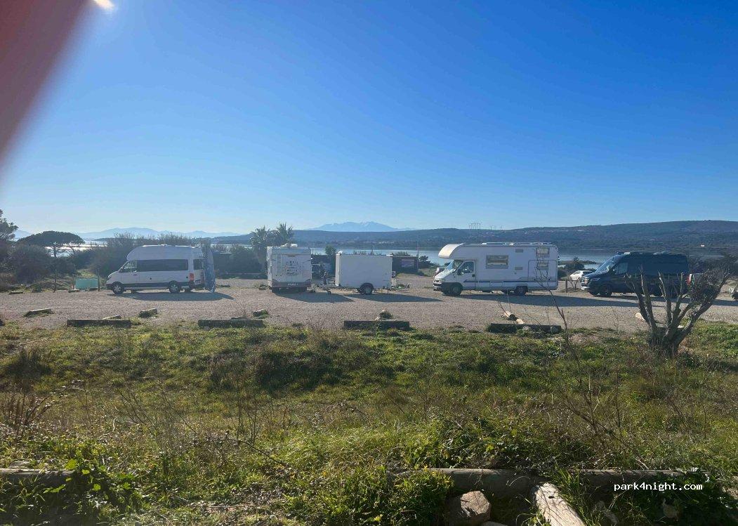 Aire camping-car Le Goulet - Leucate Village