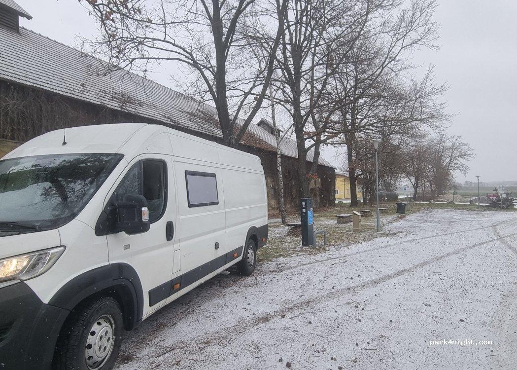 Wohnmobil- und Wohnwagenstellplatz 2193 Wilfersdorf - Foto 3