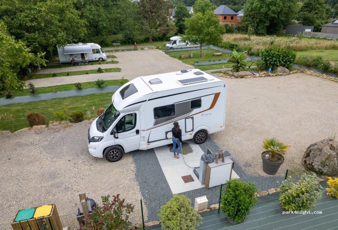 Aire de Camping car Bassard - Foto 2