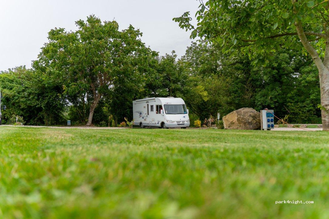 Aire de Camping car Bassard - Foto 5