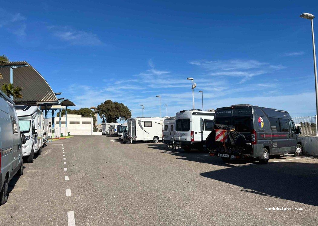Área de Descanso para Autocaravanas Los Alcázares - Foto 3