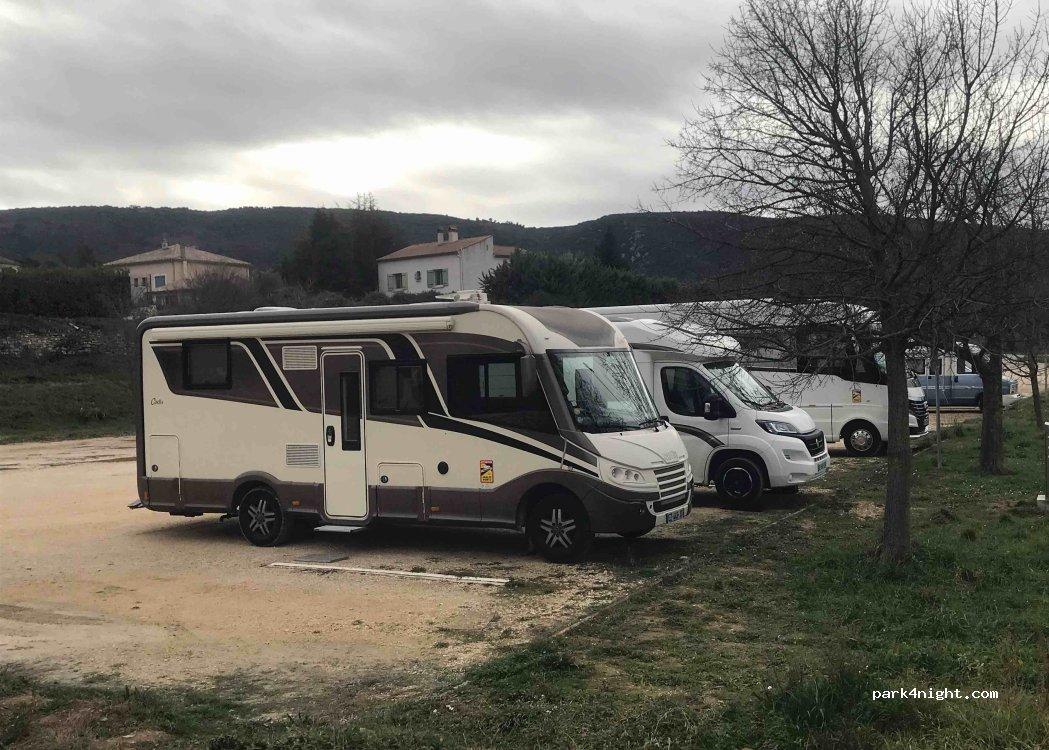 Bonnieux parking VL et aire de camping-cars - Foto 2