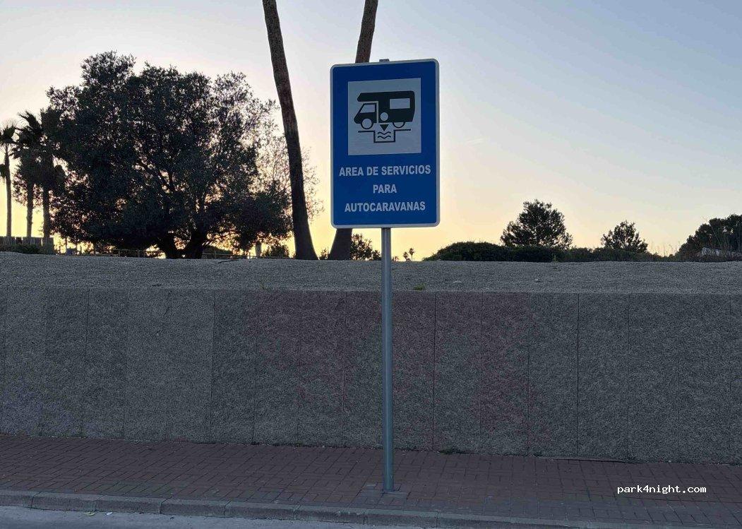 Área de servicio para auto caravanas - Foto 7