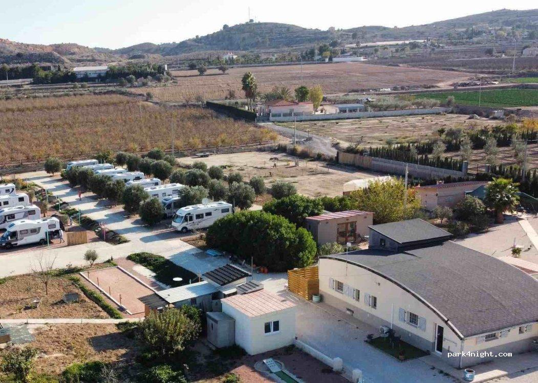 Camperplaats Het kartonnen huis