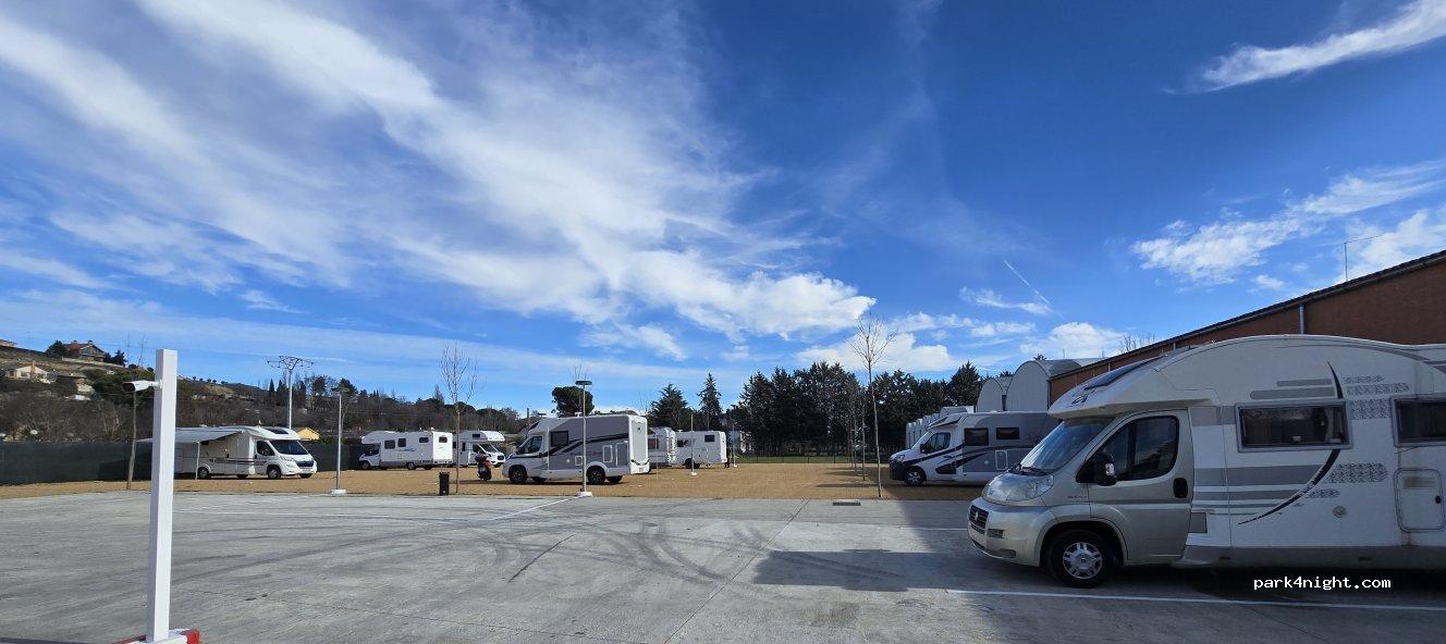 ÁREA DE AUTOCARAVANAS "Villares de la Reina" Áreas ACampa - Foto 4