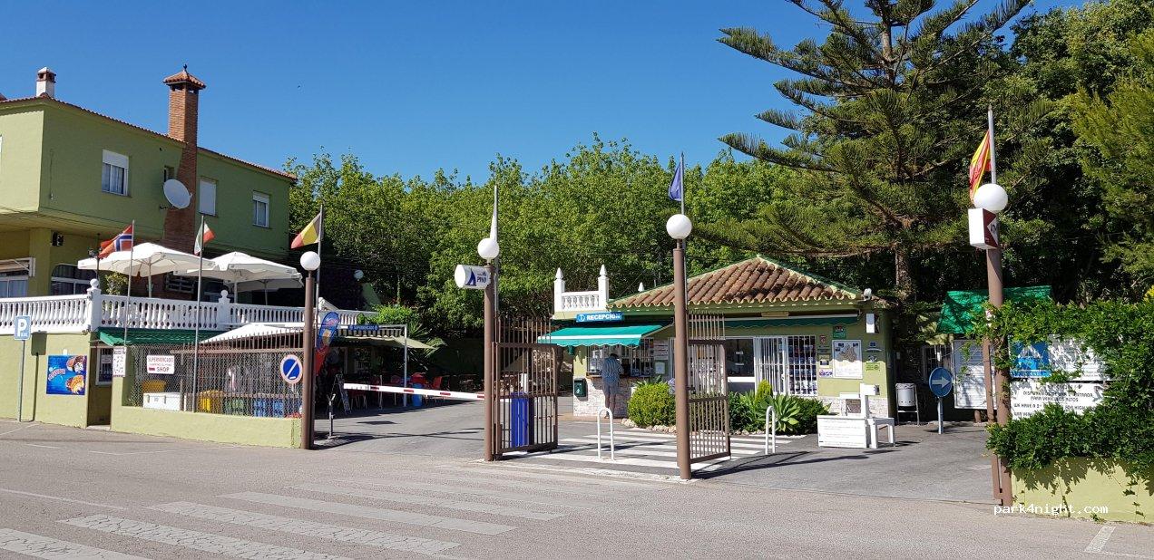 Área de autocaravanas en Alhama - Foto 7