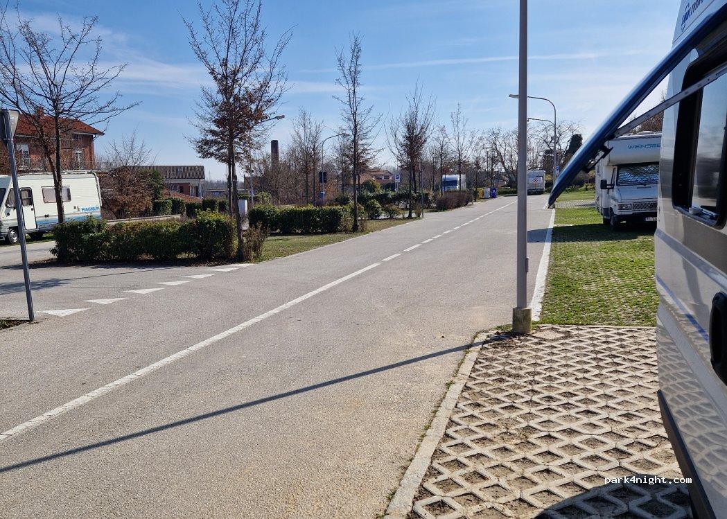 Area Sosta Camper - Saluzzo - Foto 3