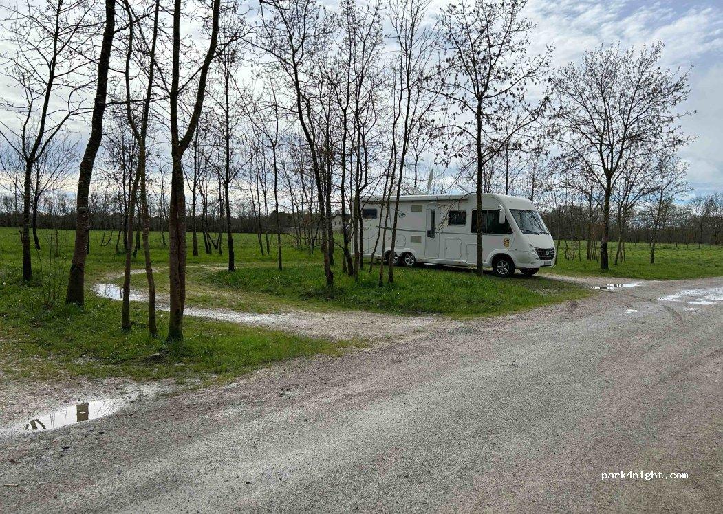 Accueil camping car Port du lys - Foto 2