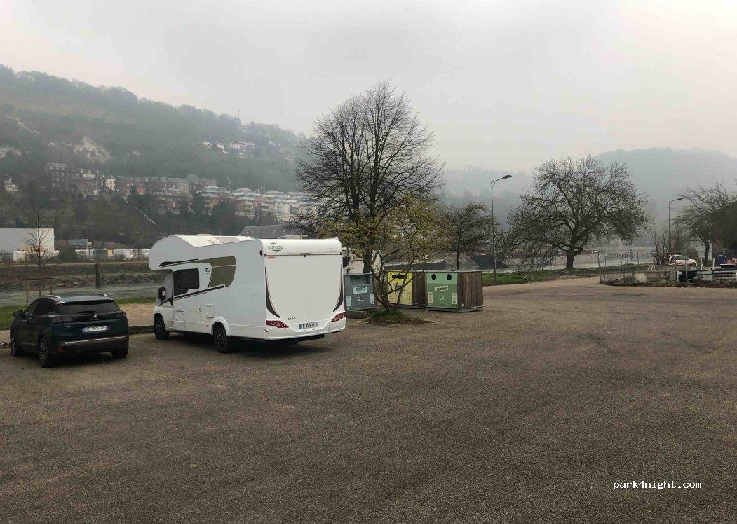Area Sosta Camper Parcheggio H24 76100 Rouen