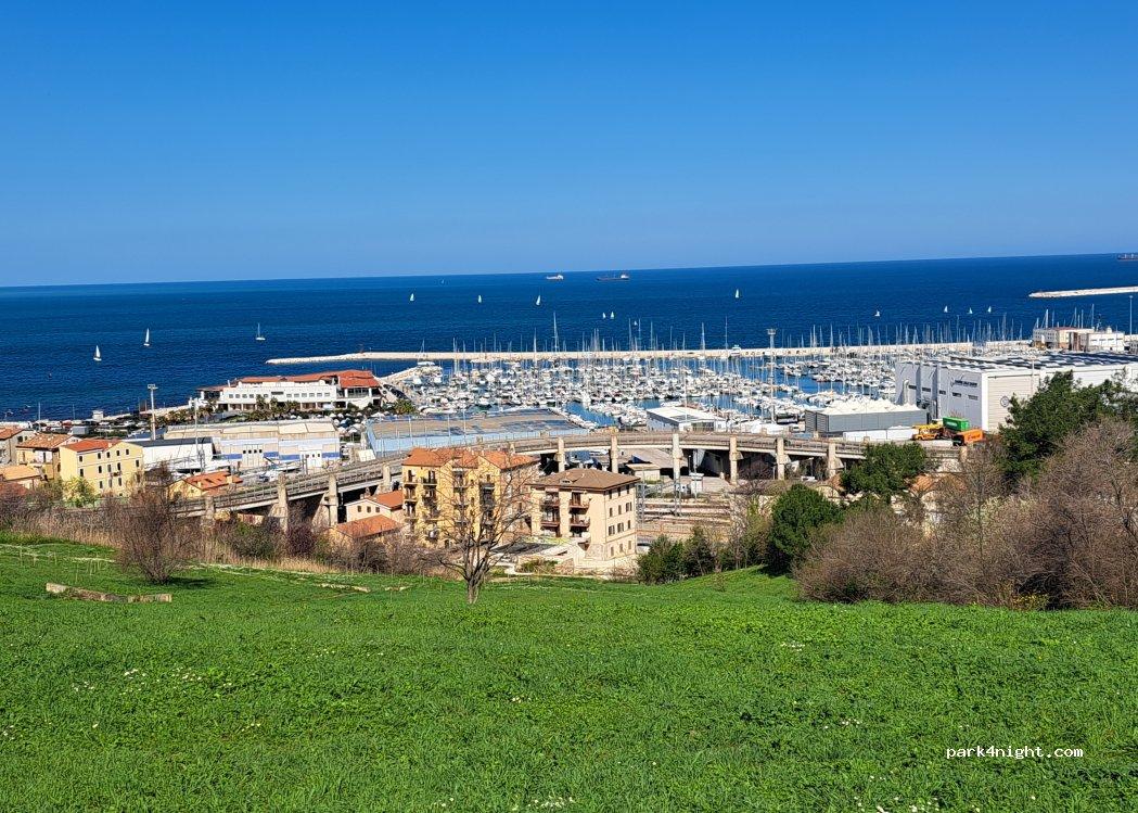 Camper Parking Area Storage Posatora - Foto 4