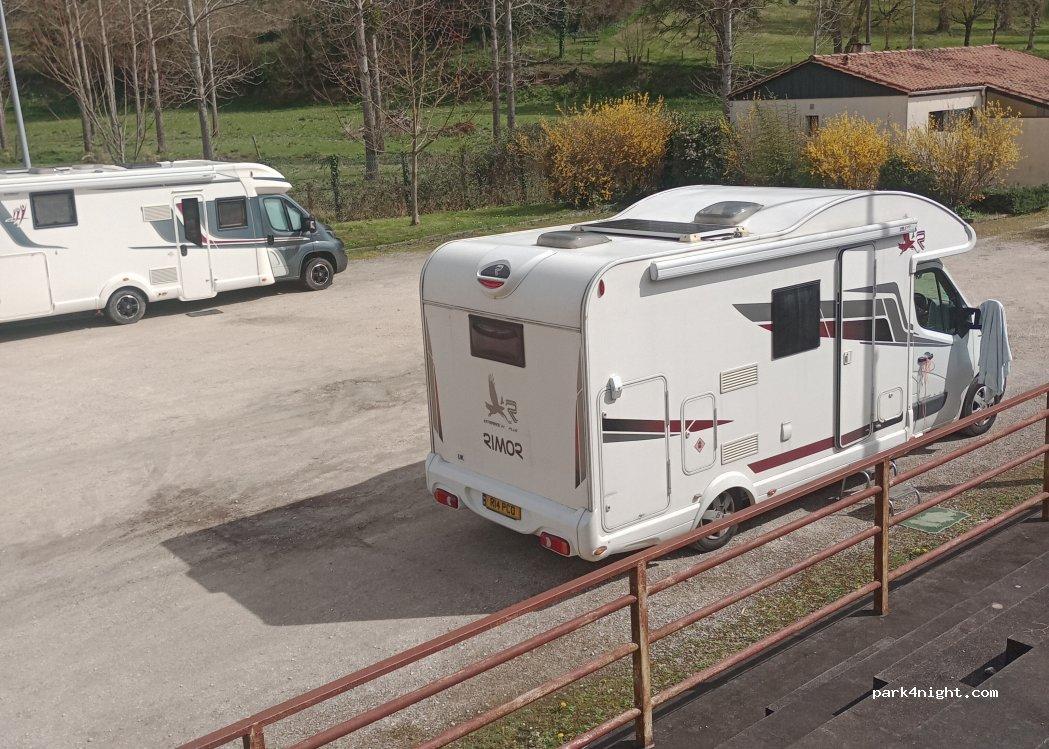 Aire de camping-cars de Montguyon - Foto 7