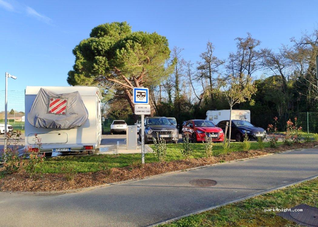 FRONTON AIRE DE CAMPING-CARS DE MATABIAU - Foto 6