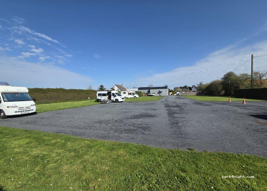 Área de autocaravanas Privada Garage Vally - Foto 3