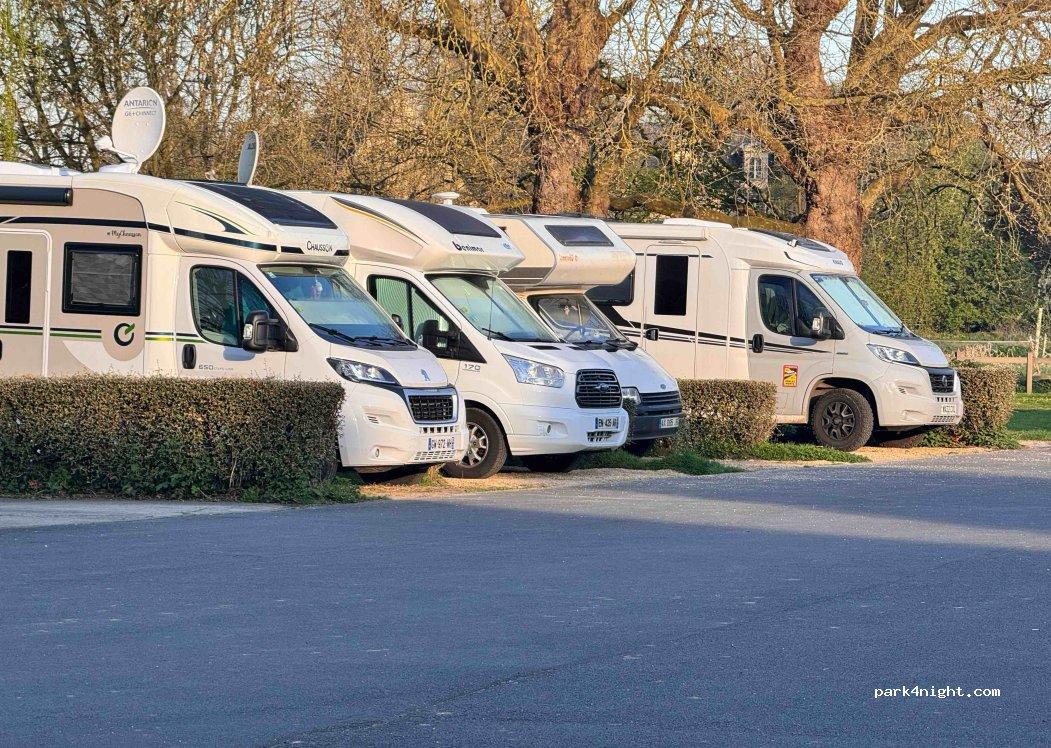 Aire de camping-car HEROUVILLETTE - Foto 4