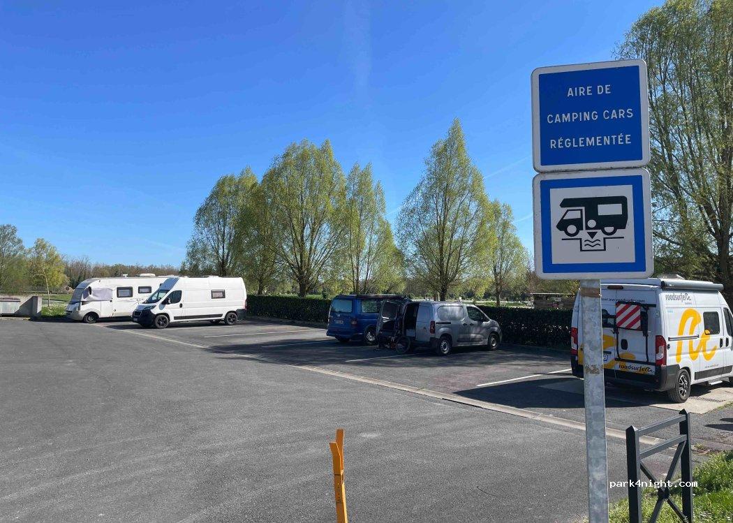 Aire de Camping-car Communale de Milly-la-Forêt - Foto 5