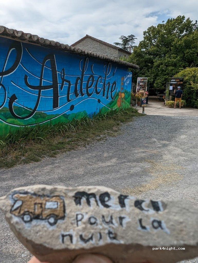 Aire camping car de La Ferme Théâtre - Foto 6