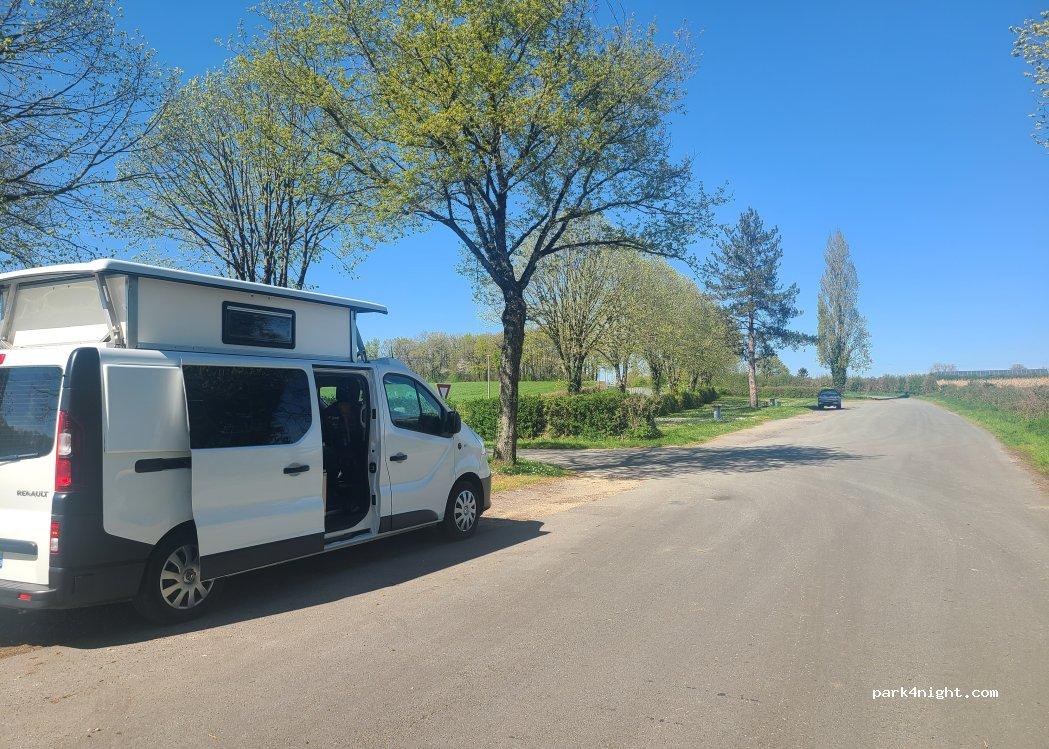 Aire de camping-car BOISME - Foto 2