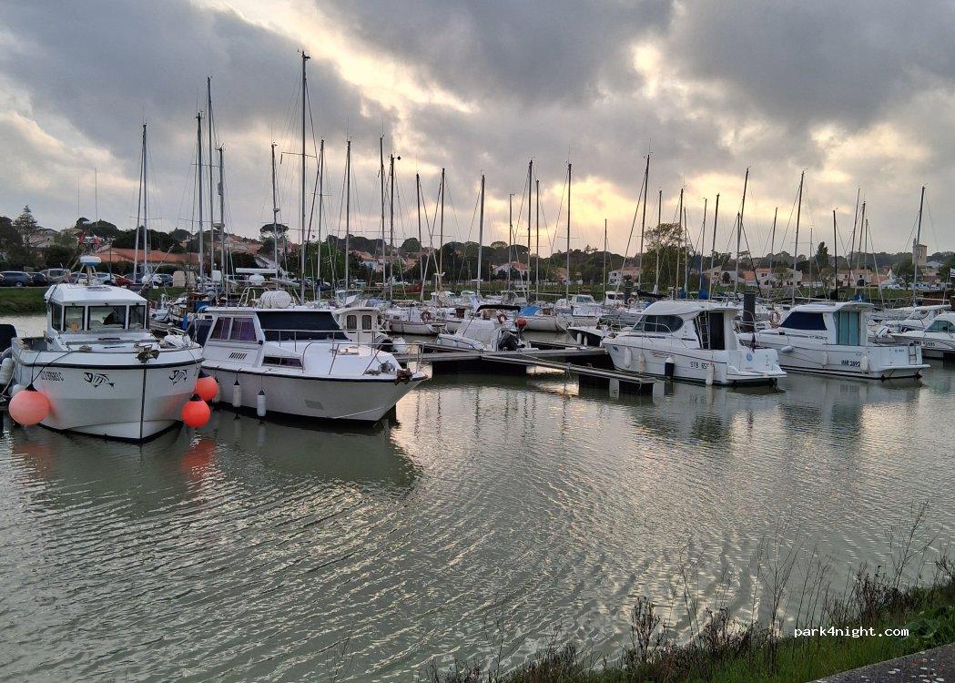 Aire de camping-car municipale - Foto 5