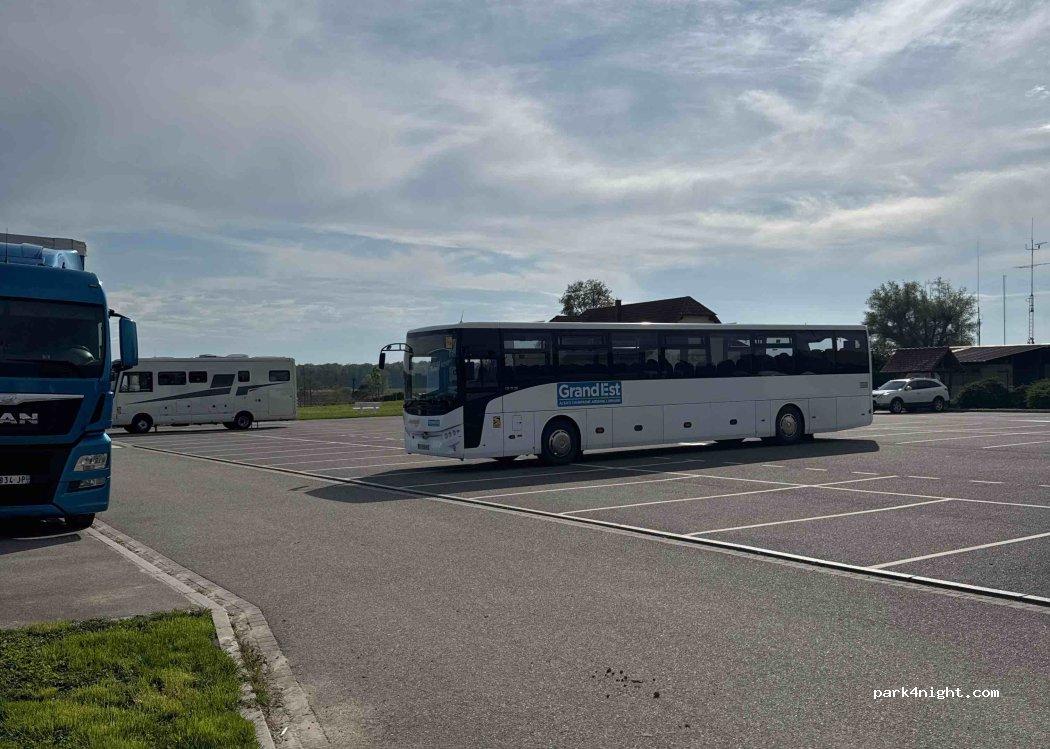 Aire de camping-car HATTEN - Foto 2