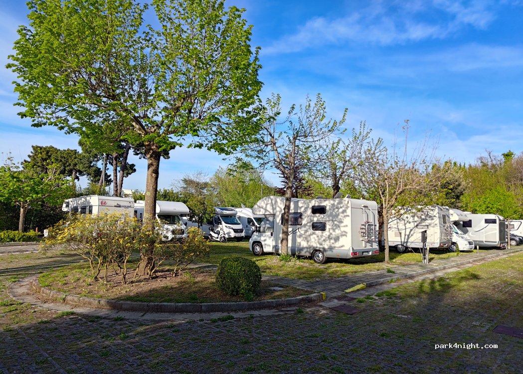 Sosta Camper Napoli - Parco Dei Camaldoli - Foto 2