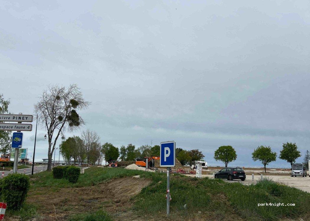 Aire camping-cars Mesnil-Saint-Père - Foto 2