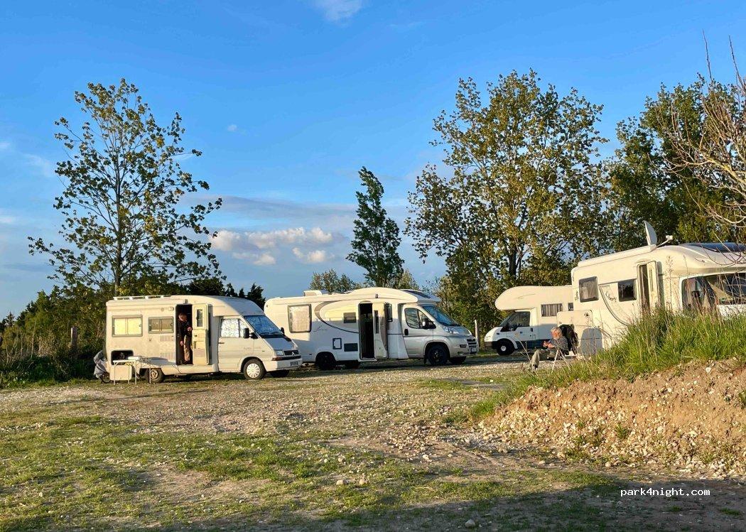 Aire de camping-car à la ferme