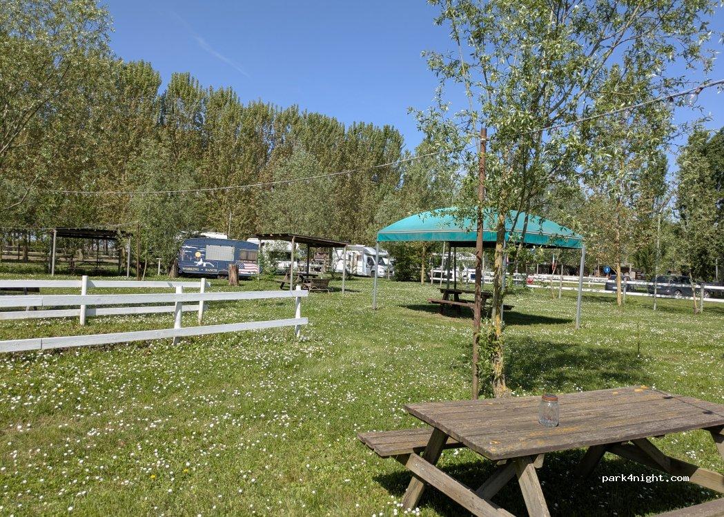 Cavalieri del Po sosta camper e roulotte - Foto 6