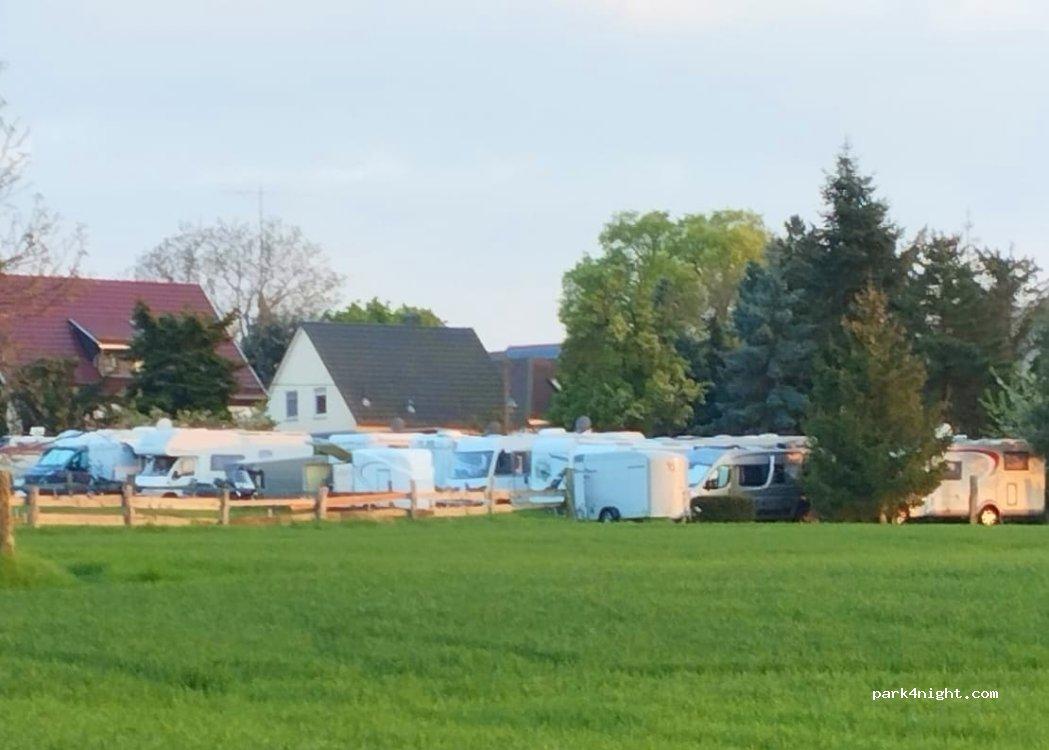 Wohnmobilstellplatz Lassek - Wohnmobil , Caravan , Wohnmobilstellplatz , Camping , Campingplatz , Stellplatz , Erfurt - Foto 3