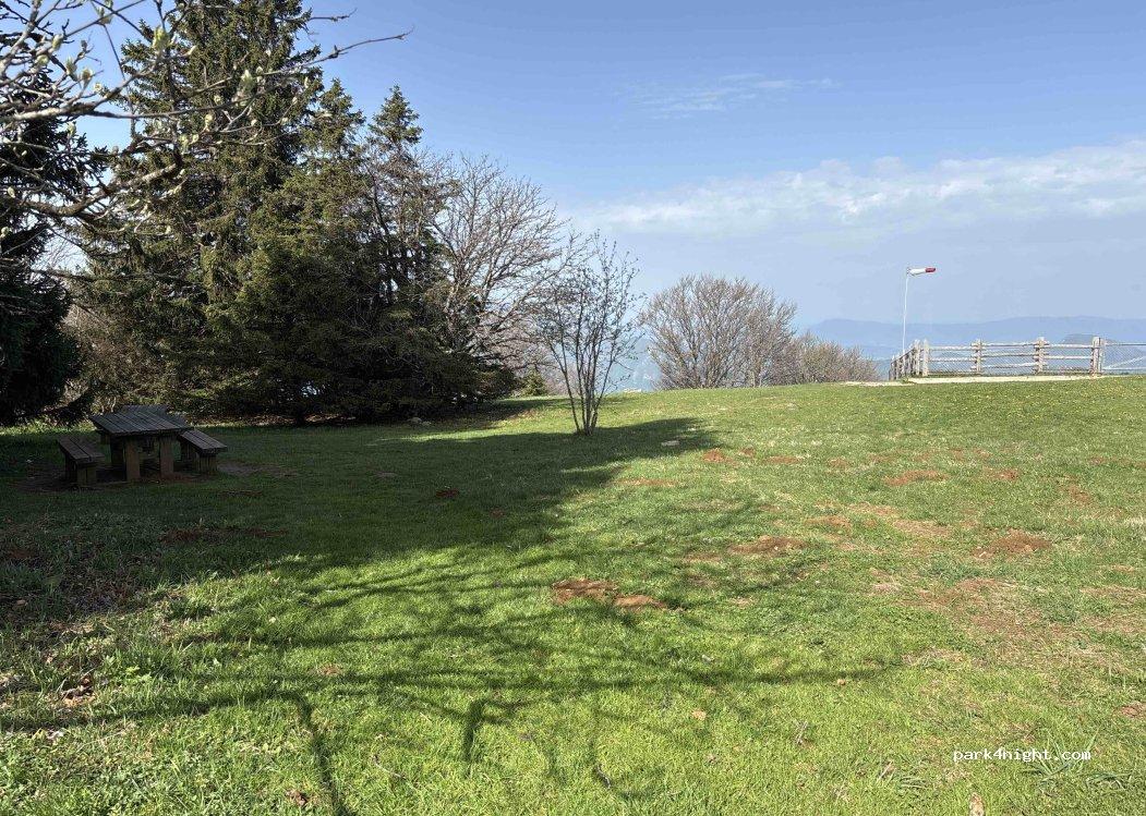 Aire de services et stationnement camping-cars 73230 Les Déserts - Foto 7