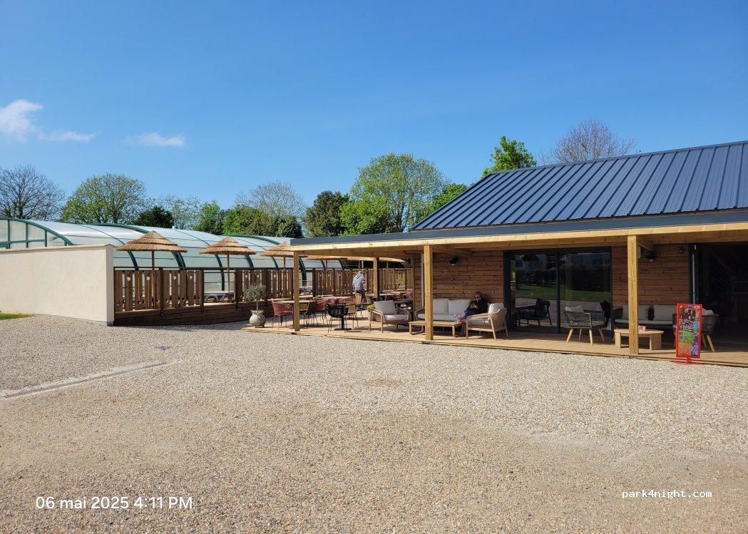aire de stationnement camping cars 76790 Les Loges - Foto 2