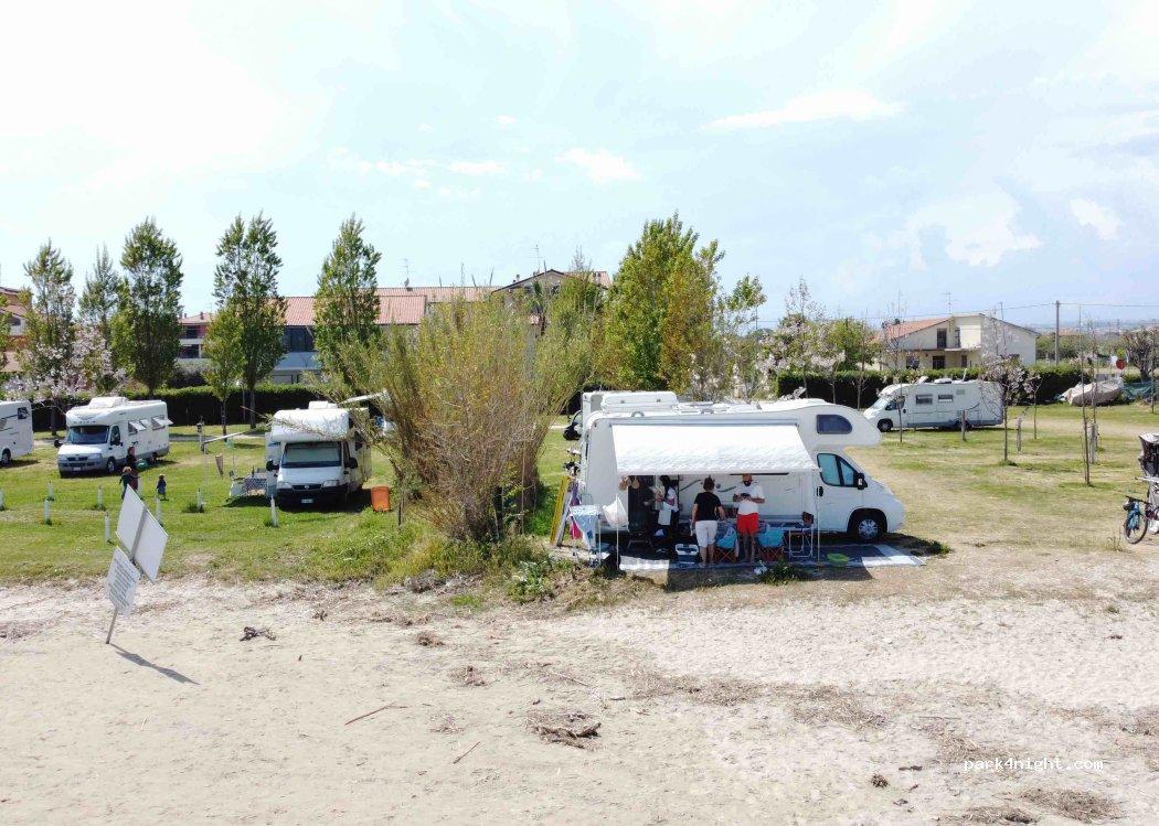 Area di sosta per camper 64026 Roseto degli Abruzzi TE - Foto 7