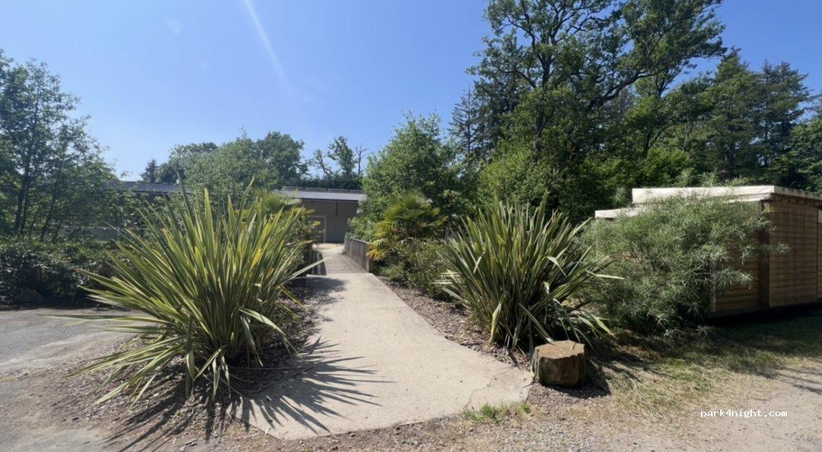 Aire de camping-car MAREUIL SUR LAY - Foto 7