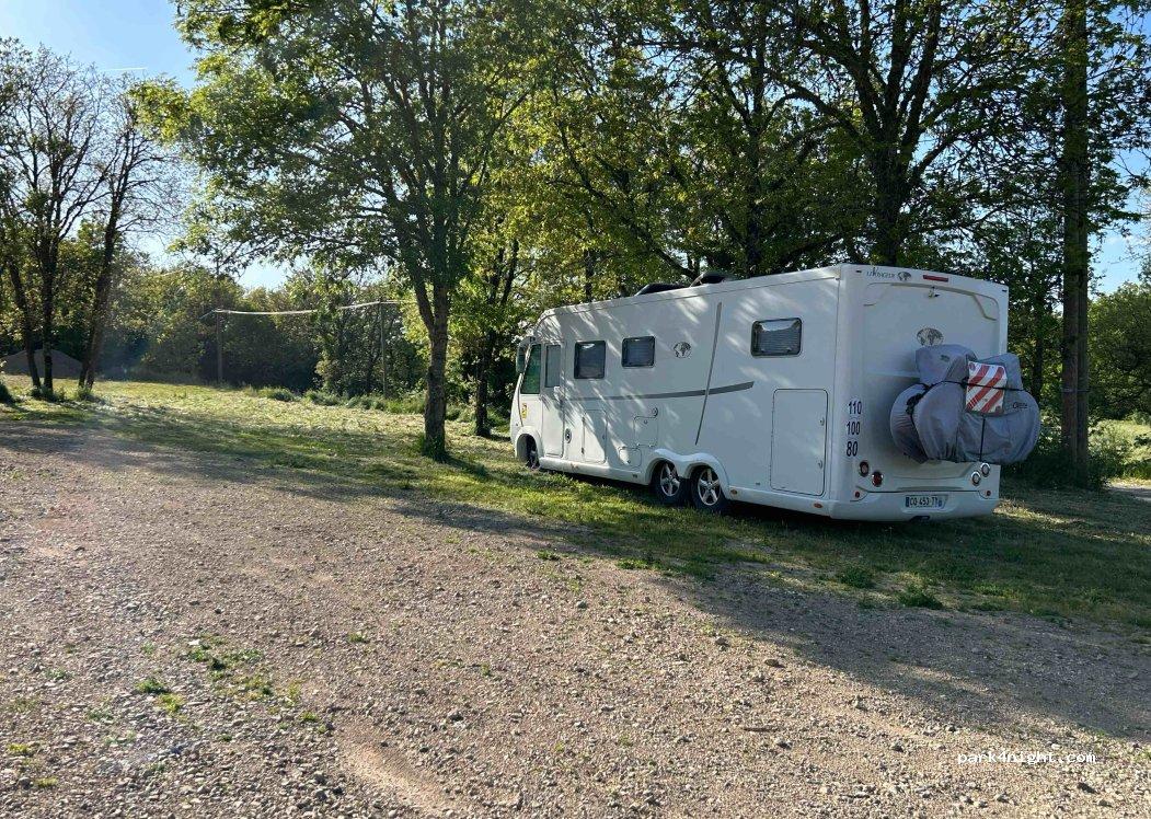 Aire de Camping Car de Sainte Eulalie de Cernon - Foto 4