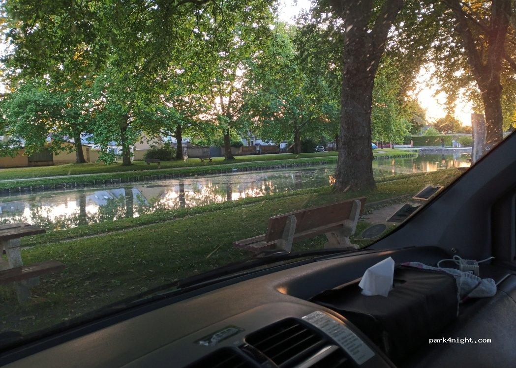 Aire de Camping-Car Mehun - Foto 6