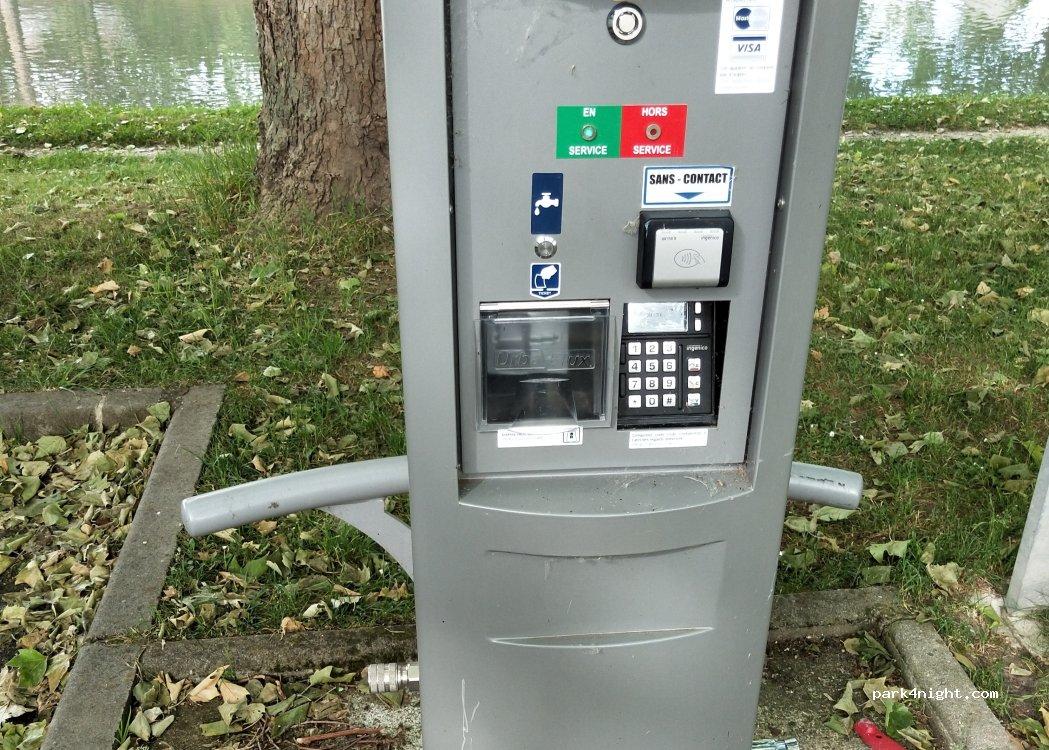 Aire de Camping-Car Mehun - Foto 2