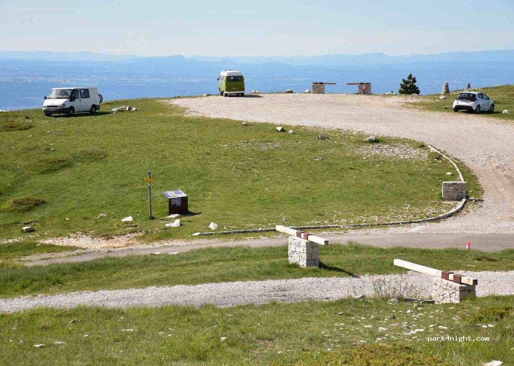 [AirePark] Aire de camping car St Etienne les Orgues - Foto 3