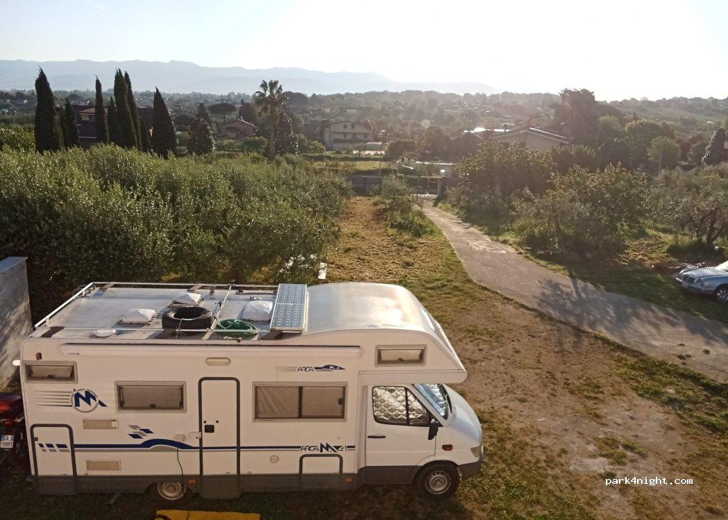 Area sosta camper dentro al Parcheggio dell’Uliveto - Foto 2