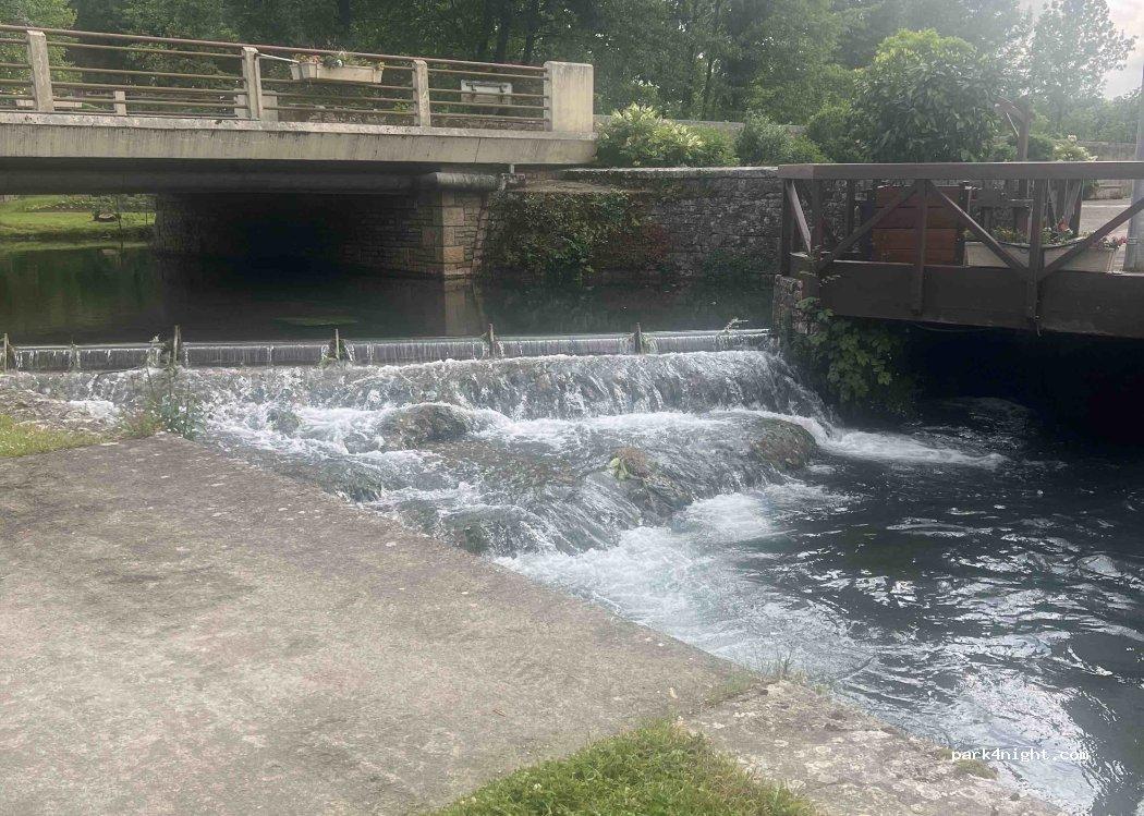 Aire de service pour camping-cars 79800 La Mothe-Saint-Héray - Foto 7