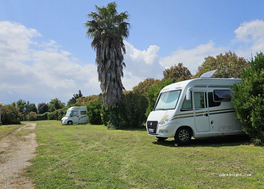 Camper service plek intermarche - Foto 3