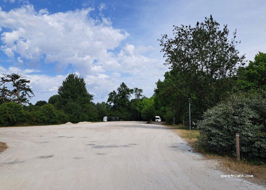 La-Ferté-Saint-Cyr Motorhome Services - Foto 3