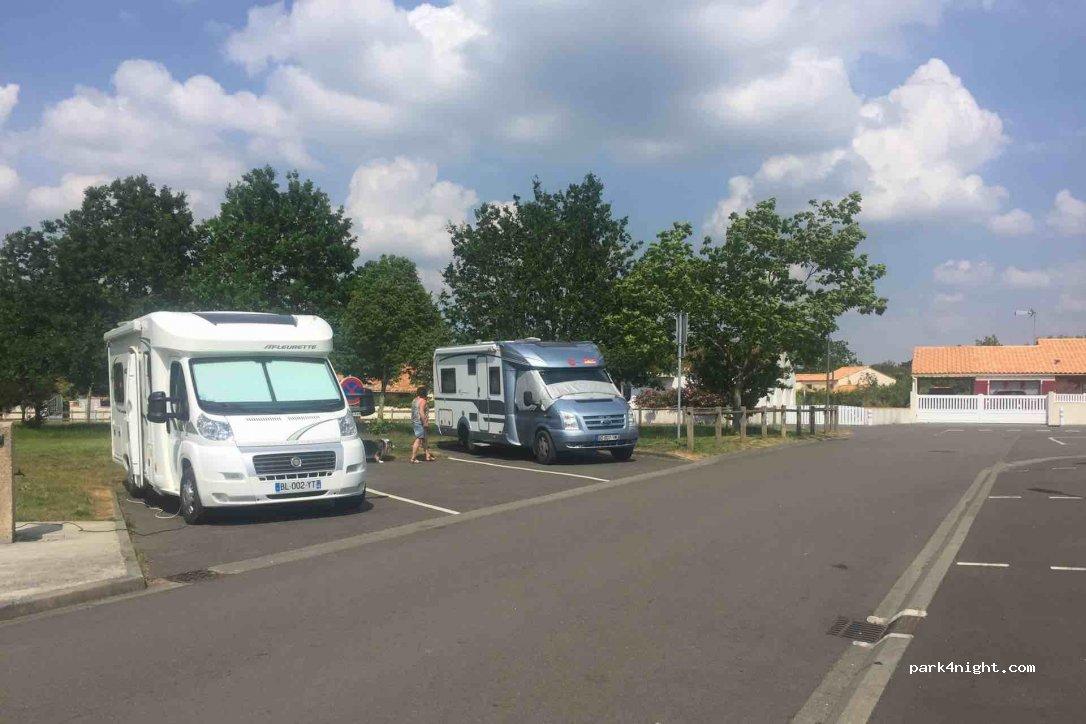 Aire de camping-car SAINTE FOY - Foto 4